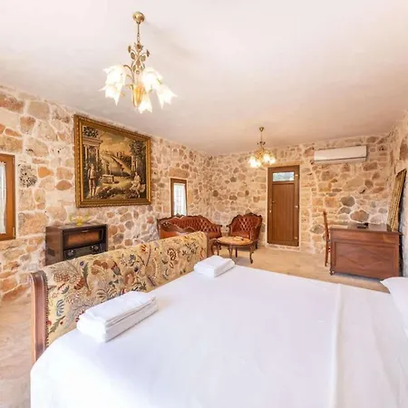Villa Pietra D'ulivo *